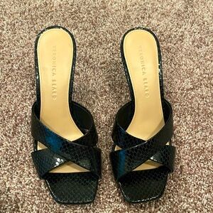 Veronica Beard Black Sandals